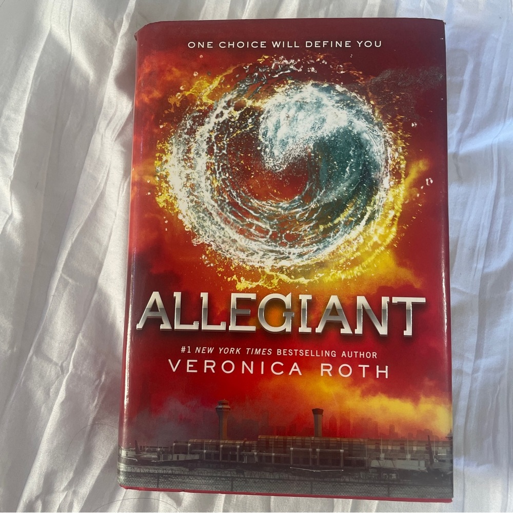ALLEGIANT by Veronica Roth